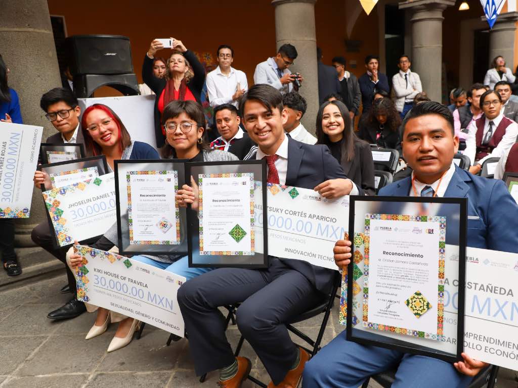 Entrega gobernador Premio Estatal de la Juventud “Vicente Suárez” 2024
