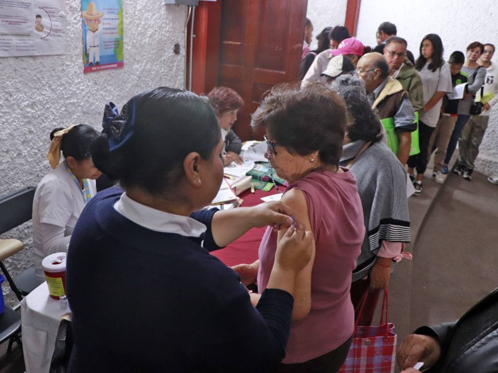 Inicia jornada de vacunación contra Covid e Influenza en Cuautlancingo