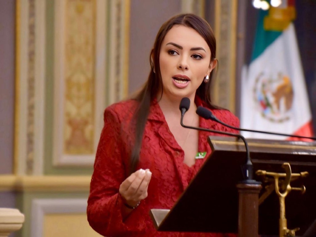Presenta María de la Barreda iniciativa sobre Crianza Positiva en Puebla
