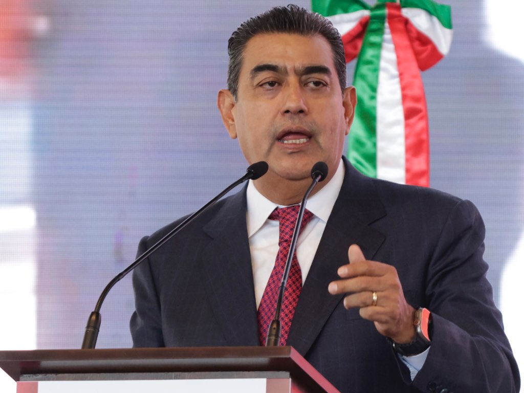 Gobierno redujo deuda de Puebla 2 mil mdp en dos años: Sergio Salomón