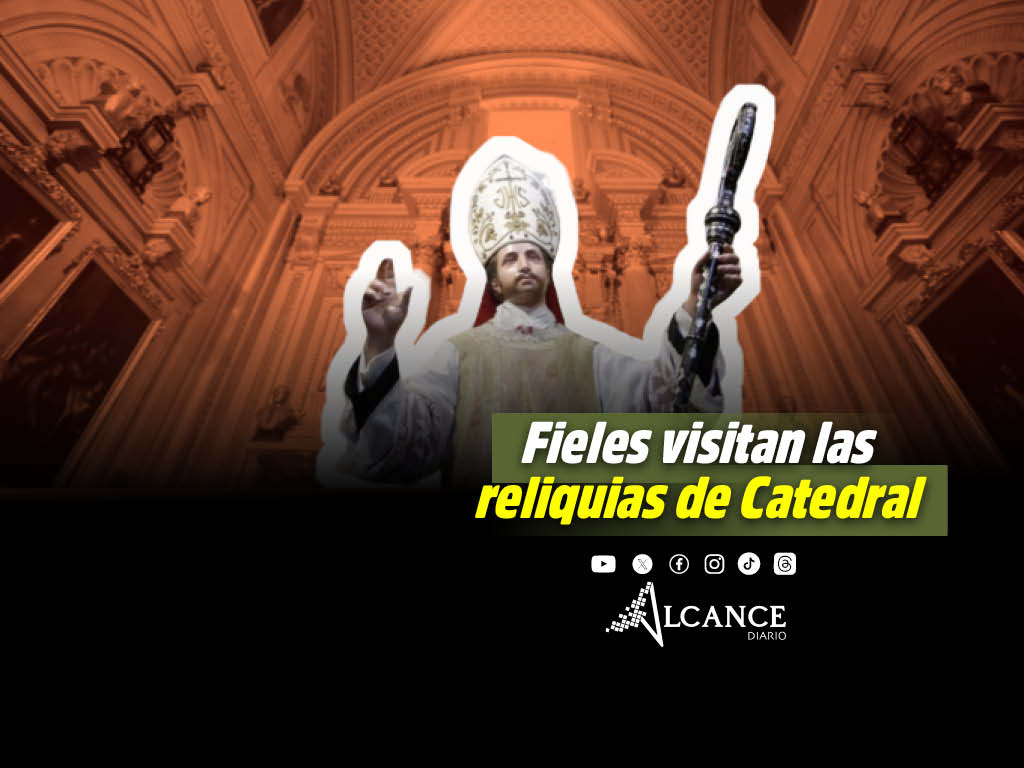 Poblanos visitan las Reliquias de la Catedral, abren Capilla en su totalidad