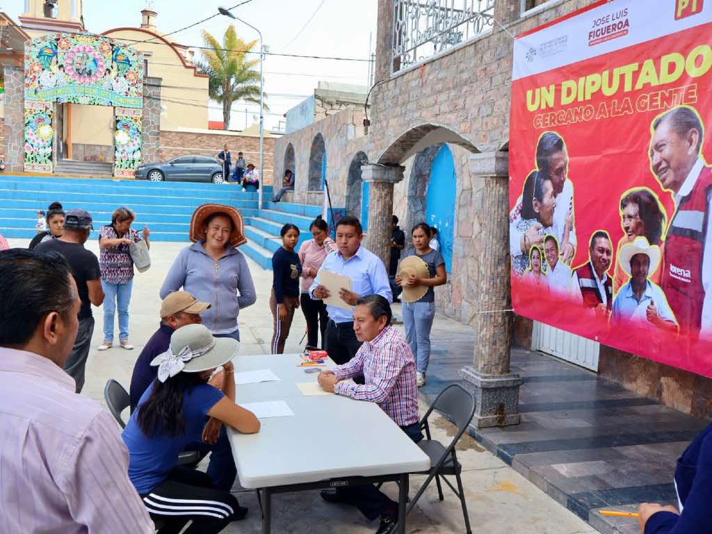 Agradecen en Santo Tomás Chautla a José Luis Figueroa por apoyo