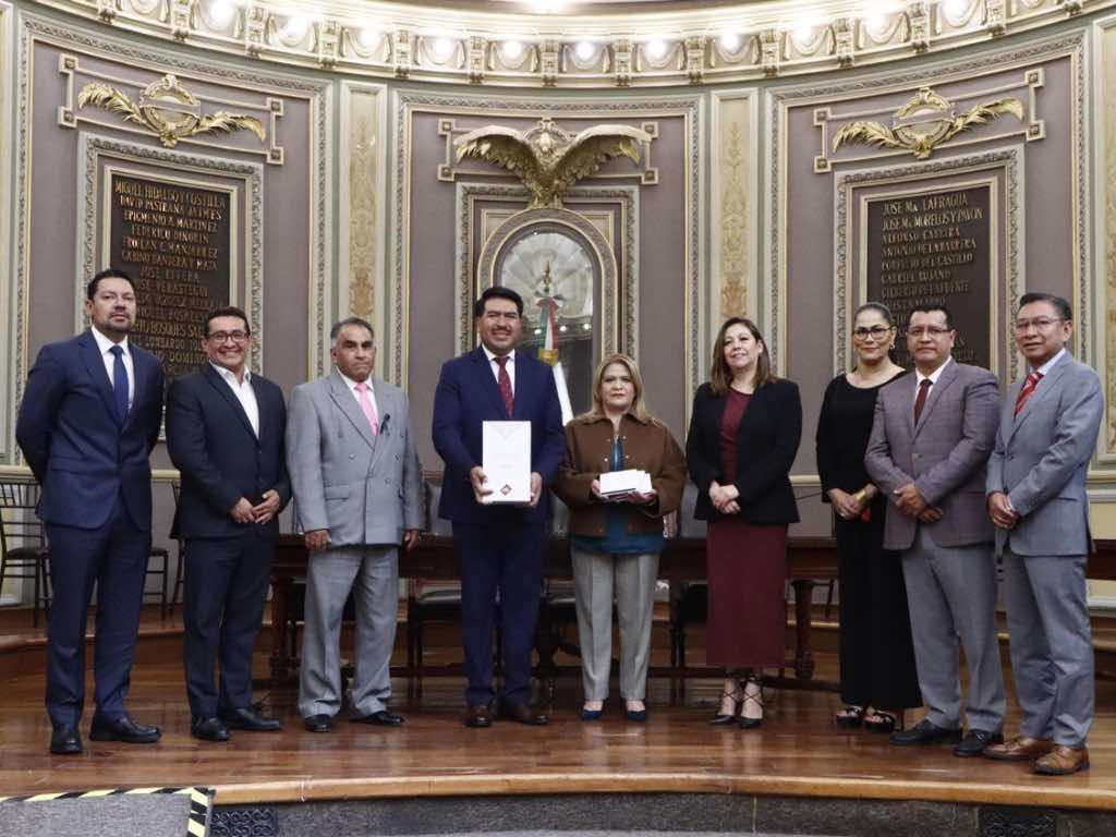 Planeación y Finanzas y SEGOB entregan el Paquete Económico 2025 al Congreso del Estado