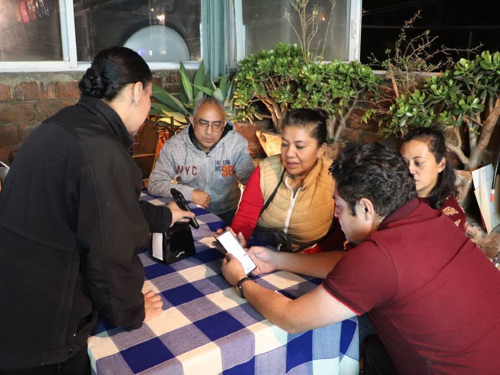 Capacitan a comerciantes de Cholula para prevenir extorsión