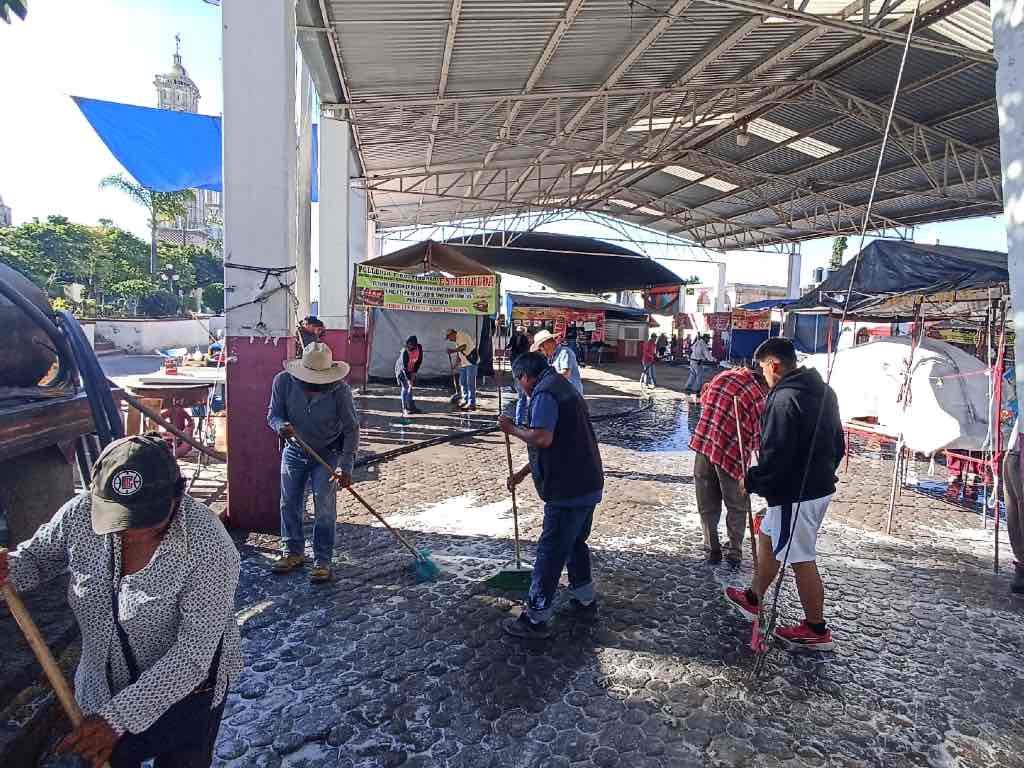 Inicia jornadas de limpieza y fumigación en Ahuatempan