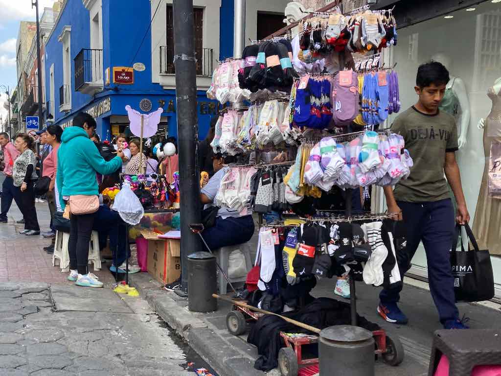 Analizan regulación de ambulantes del Centro estableciendo fechas y horarios en Puebla