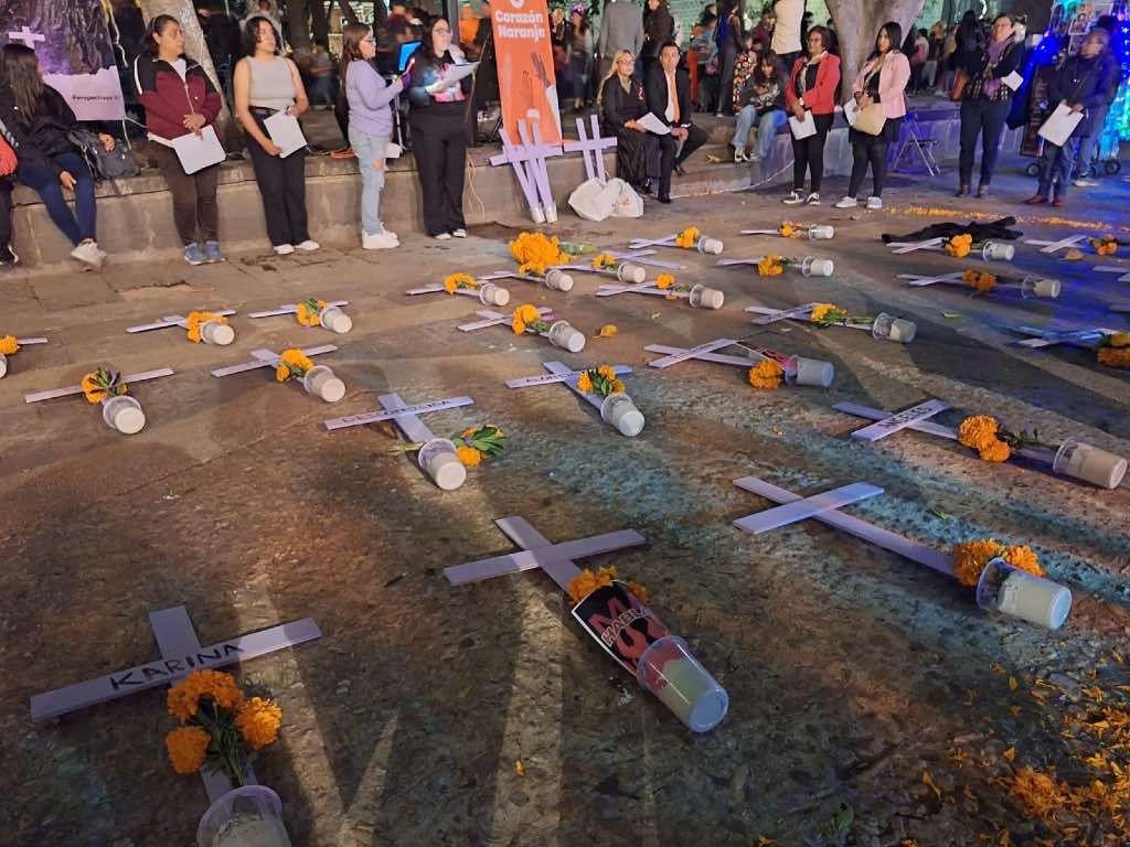 Asociaciones realizan homenaje a las mujeres víctimas de feminicidios en Puebla