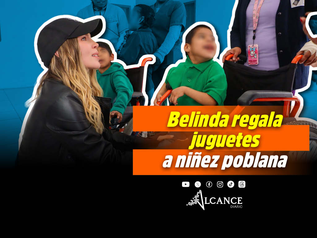 Belinda, se convierte en Santa y regala juguetes a peques en Puebla