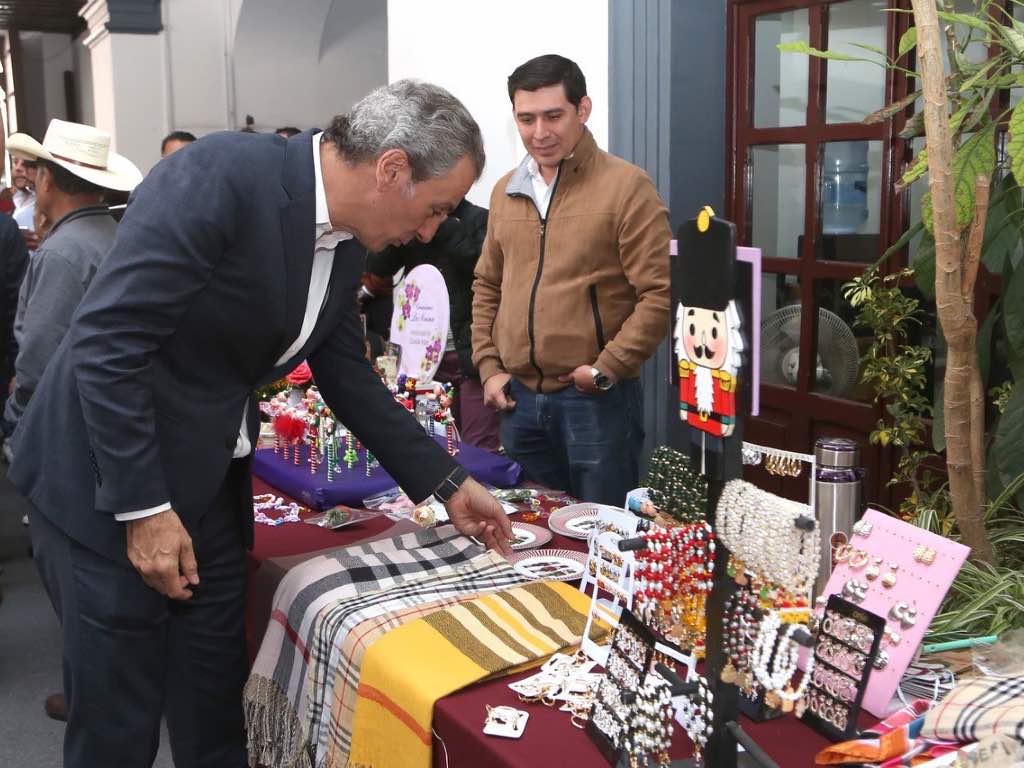 Córrele a la Expo Artesanal Navideña 2024; hay participantes de toda la capital