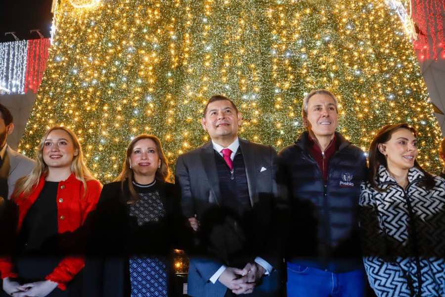 ¡Vamos! Abren al público el Festival Navideño "Por Amor a Puebla"