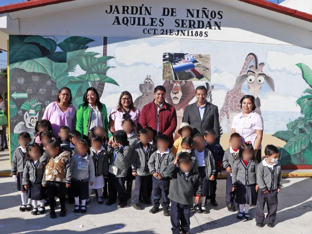 Arranca Omar Muñoz construcción de techado en el Preescolar Aquiles Serdán