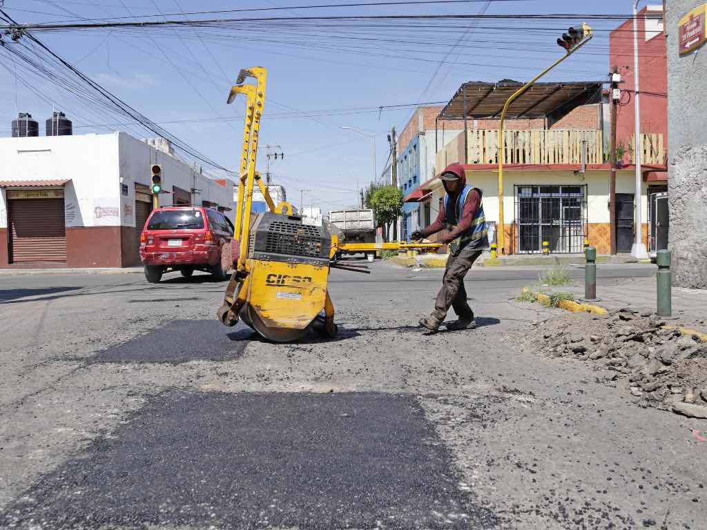 Anuncia Alejandro Armenta programa de bacheo conjunto en los 217 municipios de Puebla