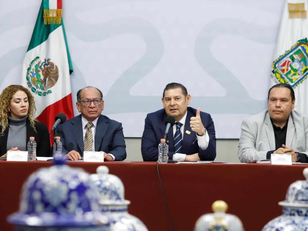 Sostiene Alejandro Armenta reunión de trabajo con delegados de la Segob al interior del estado
