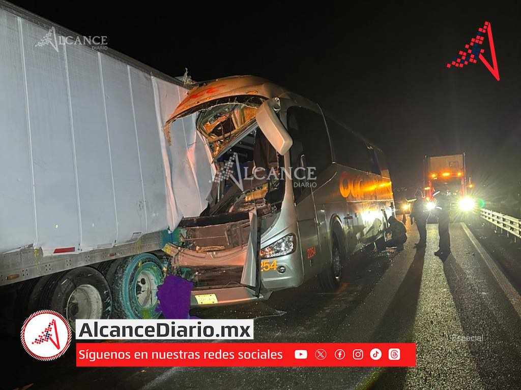 Choque entre camión pesado y autobús OCC deja 20 heridos en Quecholac