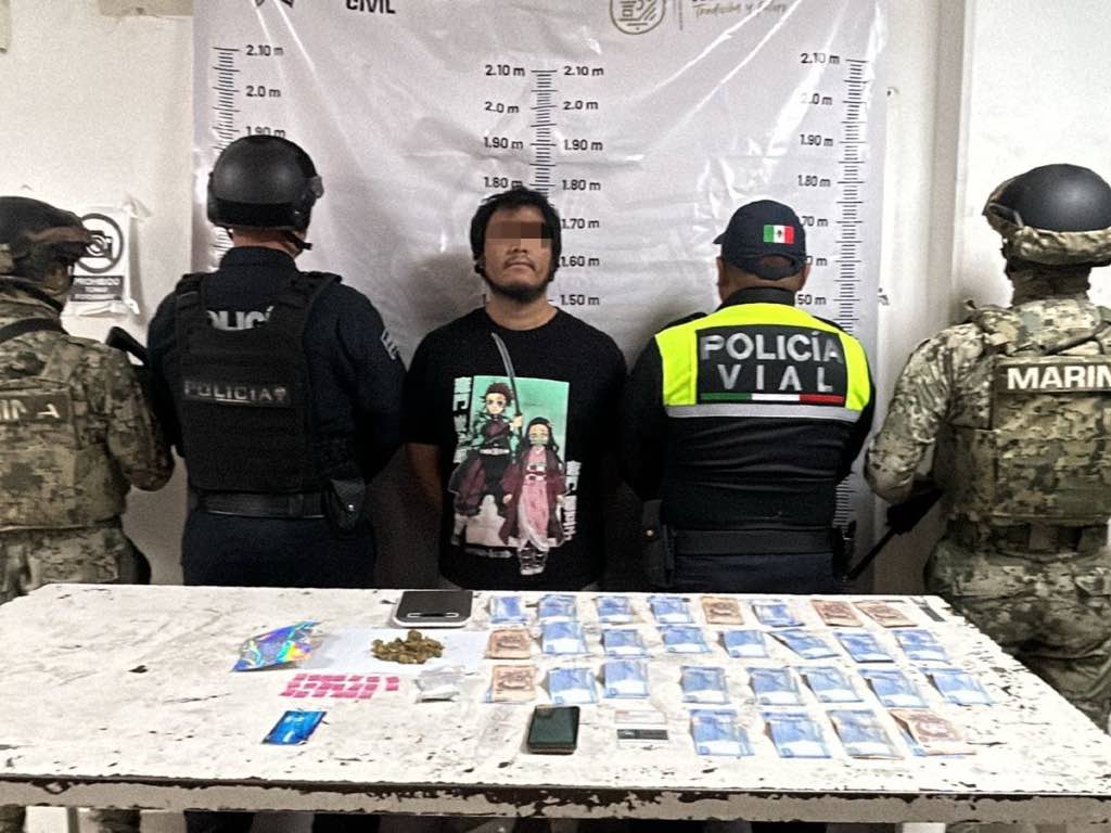 Cae Francisco Javier N en Cuautlancingo con droga y 28 mil pesos