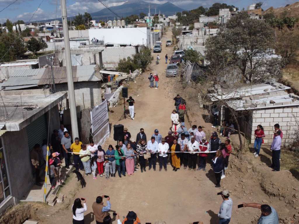 Renuevan drenaje y calle principal en Primera Sección de Chachapa