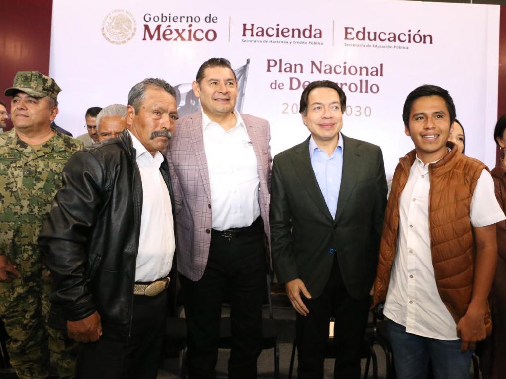Presiden Mario Delgado y Alejandro Armenta Foro de Consulta para el Plan Nacional de Desarrollo