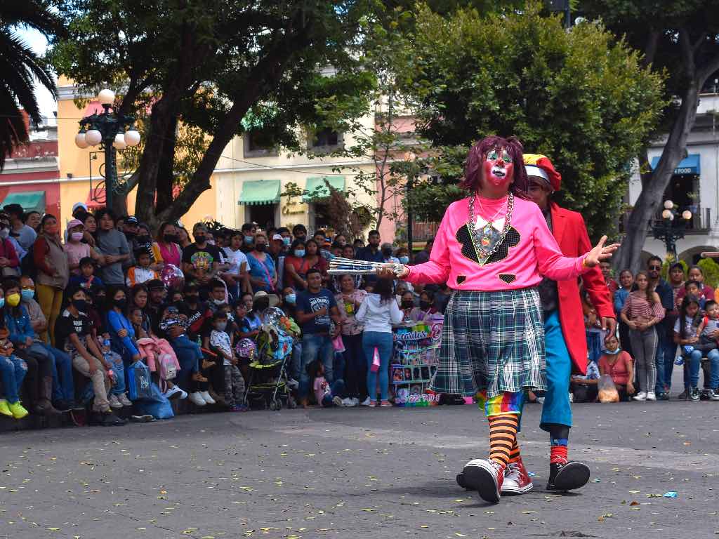 ¡Otra manifestación! Payasitos toman las calles del Centro Histórico; piden no ser reubicados