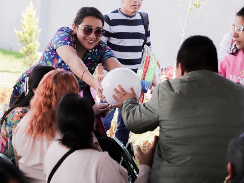 Alegran a niñez de San Andrés Cholula con juguetes de la campaña “Regala una Sonrisa”