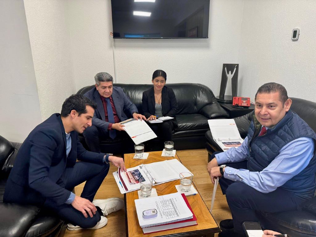 Se reúnen Armenta y Rommel Pacheco; Puebla saldará deuda histórica con CONADE