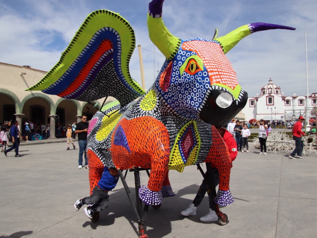 Toros Monumentales