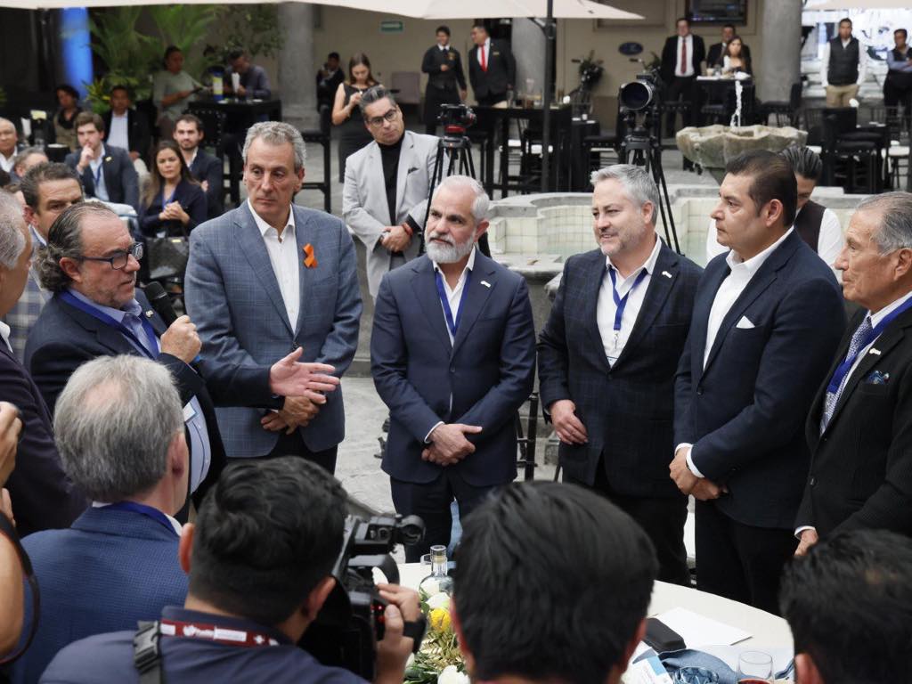 “Puebla necesita inversiones”, afirma Alejandro Armenta durante plenaria empresarial