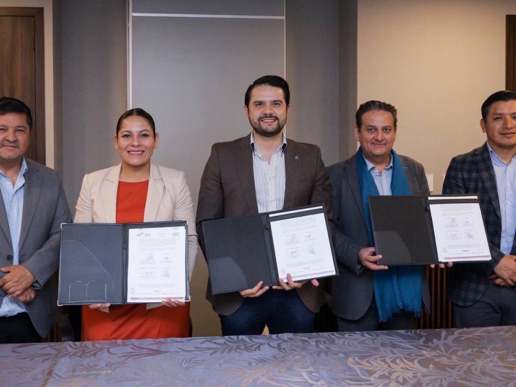 Firma San Andrés Cholula convenio con CANACINTRA para impulso del comercio