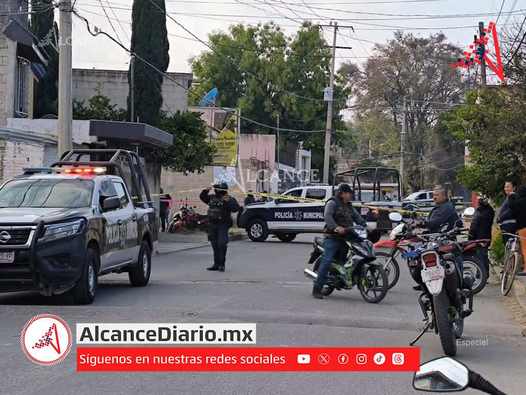 Ejecutan afuera de escuela a mujer en Santa Catarina Hueyatzacoalco, Texmelucan