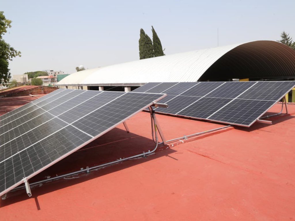 Instala Alejandro Armenta la primera Escuela Solar 2025 en Acatzingo