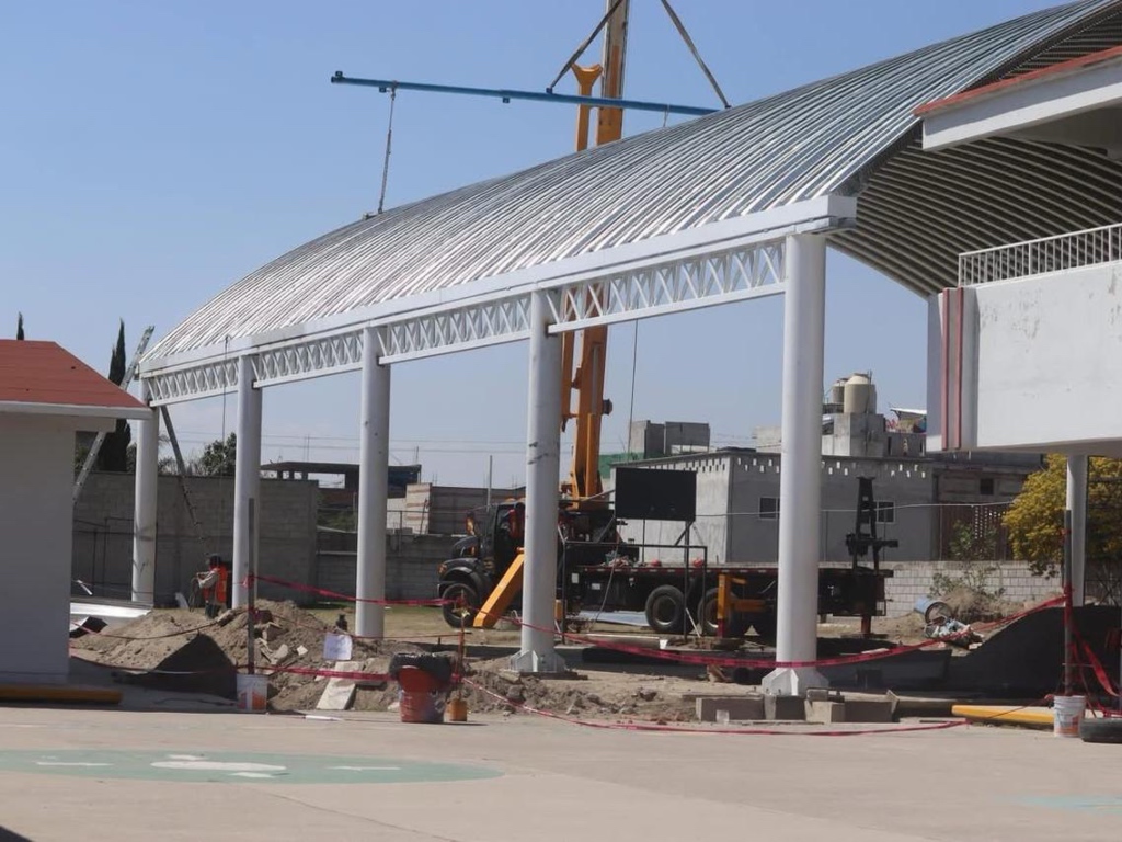 Severiano construcción escuelas Amozoc
