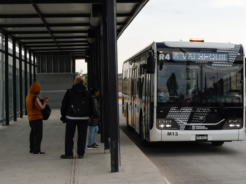 Sancionarán a empresa por retrasos en instalación de elevadores en Línea 4 de RUTA