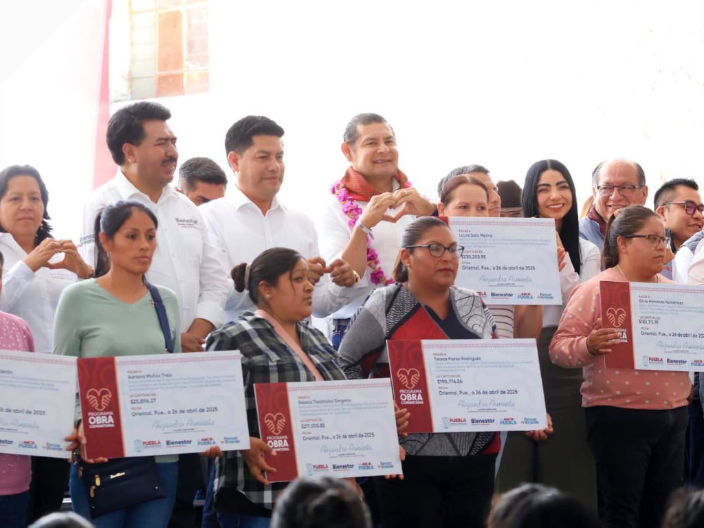 Entregan apoyos del Programa de Obra Comunitaria en Oriental