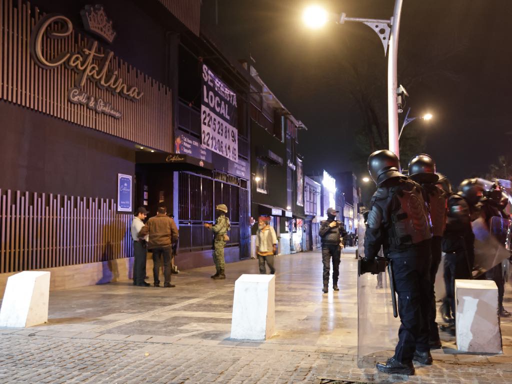 Dan de baja a trabajador del Ayuntamiento de Puebla tras presunta riña en bar de la Juárez