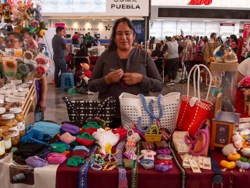 Instalan Mercadito Artesanal en la CAPU, estará hasta el 5 de Mayo