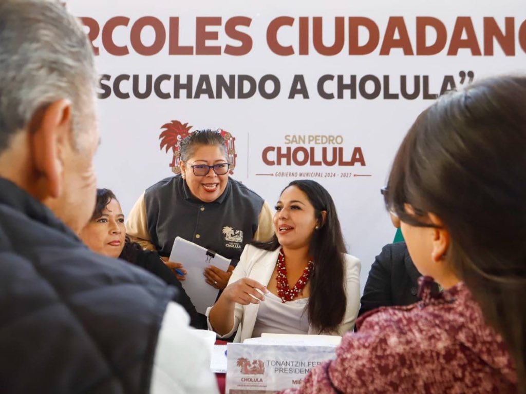 Atienden a habitantes en Miércoles Ciudadano Escuchando a Cholula