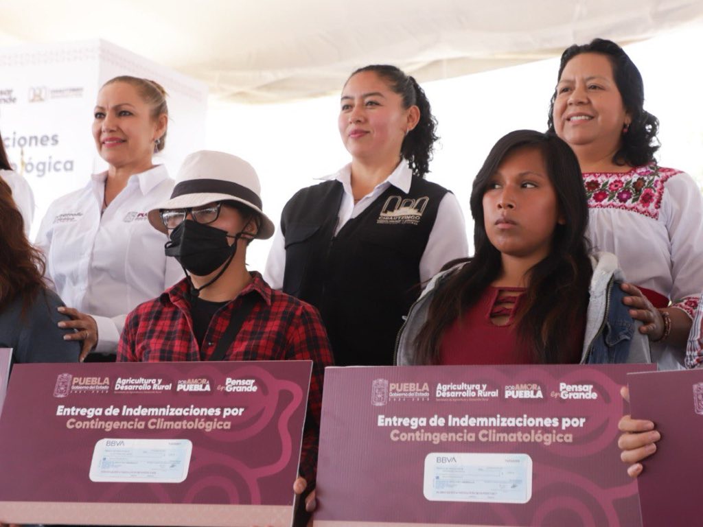 Entregan apoyos a productores de la zona de Chiautzingo tras heladas atípicas