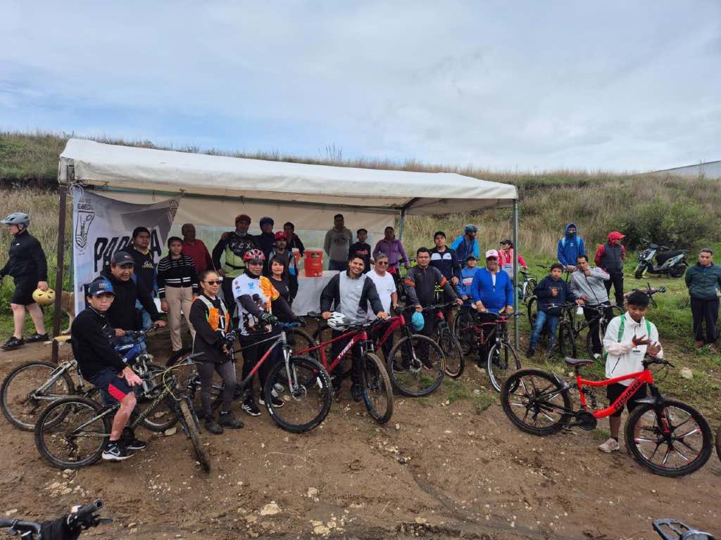 Participa Omar Muñoz en rodada ciclista con motivo del “Día del Padre” en Cuautlancingo