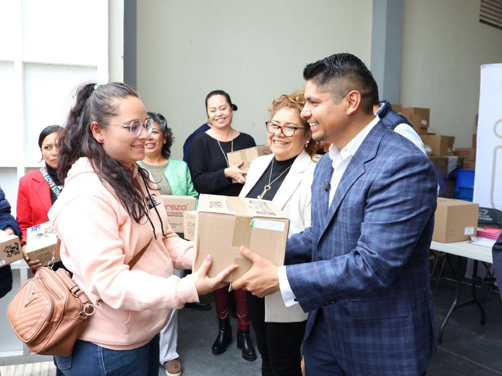 El Gobierno de Cuautlancingo entrega desayunos fríos a escuelas