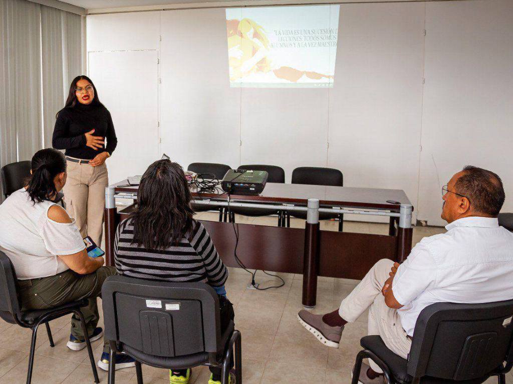 SMDIF brinda apoyo a la salud física y mental de personas con discapacidad y de sus cuidadoras