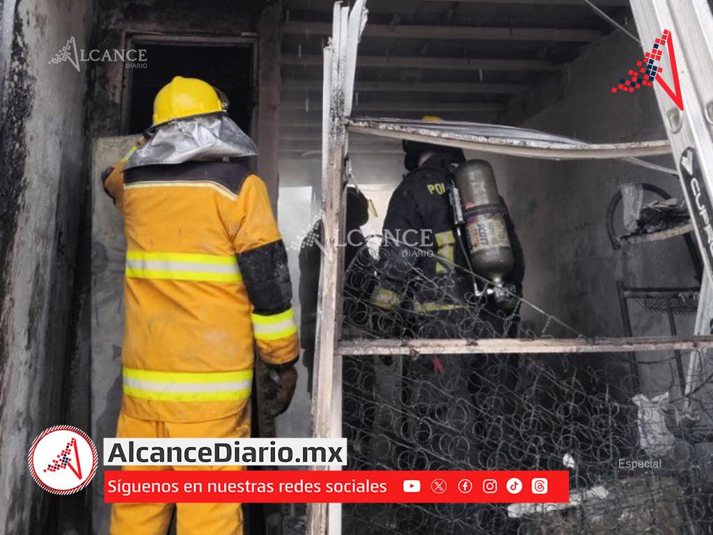 Mueren dos mujeres en incendio en Galaxias Almecatla; veladoras habrían ocasionado el fuego