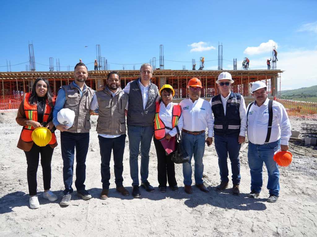 Supervisan avances de la construcción del Bachillerato Tecnológico BUAP en Zacachimalpa