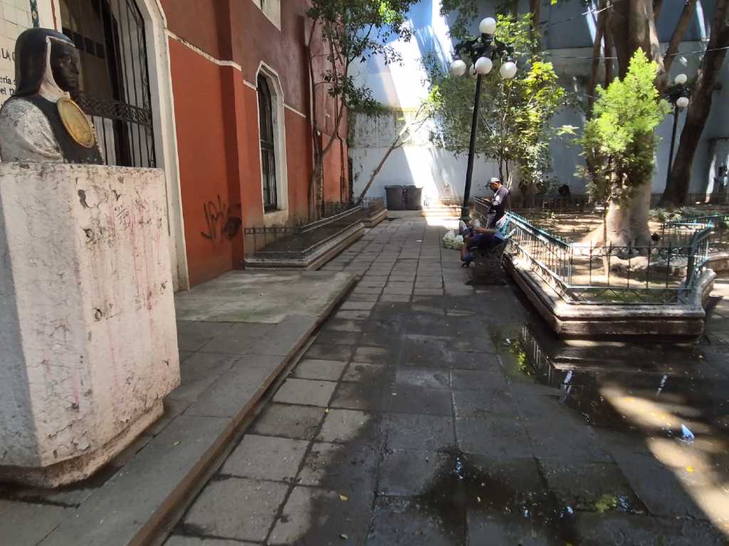 Darán mantenimiento a la plazuela “Sor Juana Inés de la Cruz” del centro de Puebla