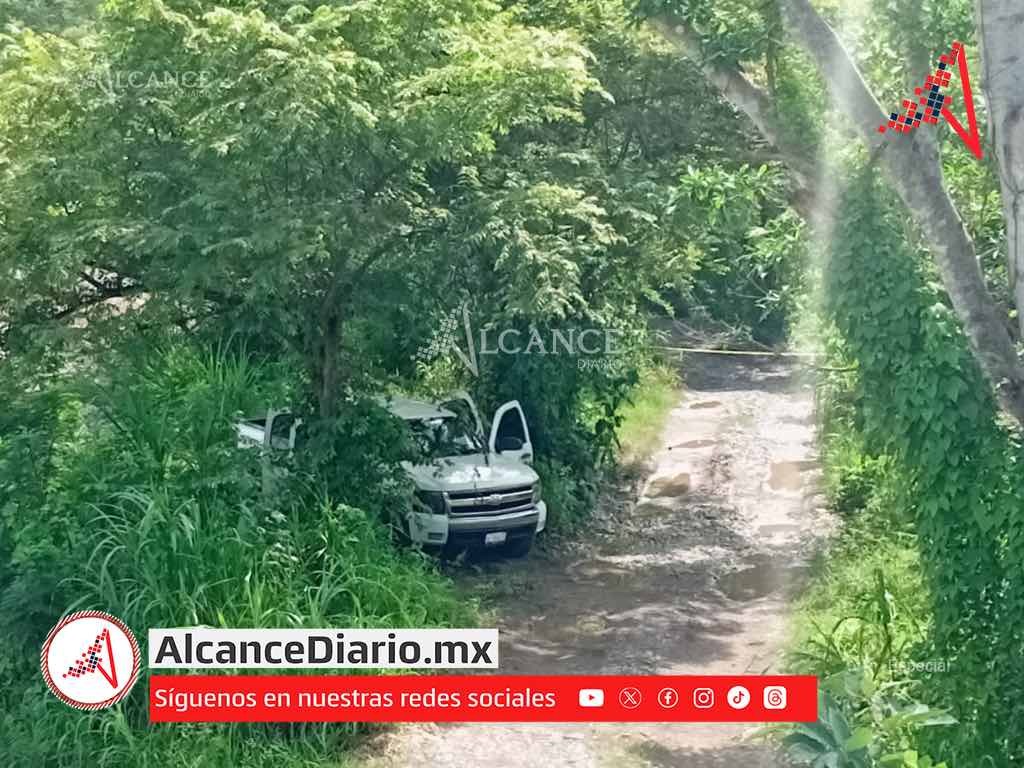 Abandonan en Xicotepec camioneta con armas largas y granadas