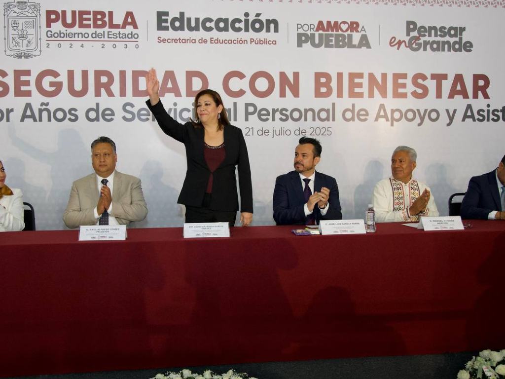 Reafirma Laura Artemisa compromiso para que trabajo docente sea valorado
