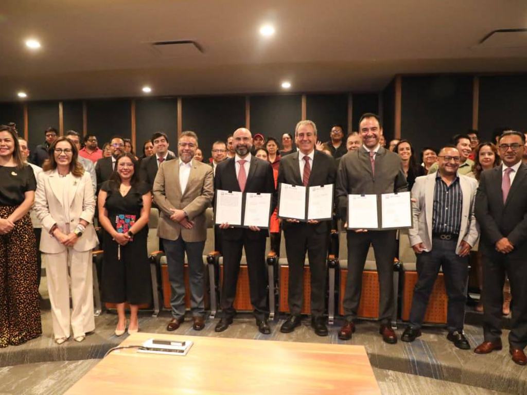 Firma Pepe Chedraui convenio para impulsar la formalización de productoras, emprendedoras y artesanas