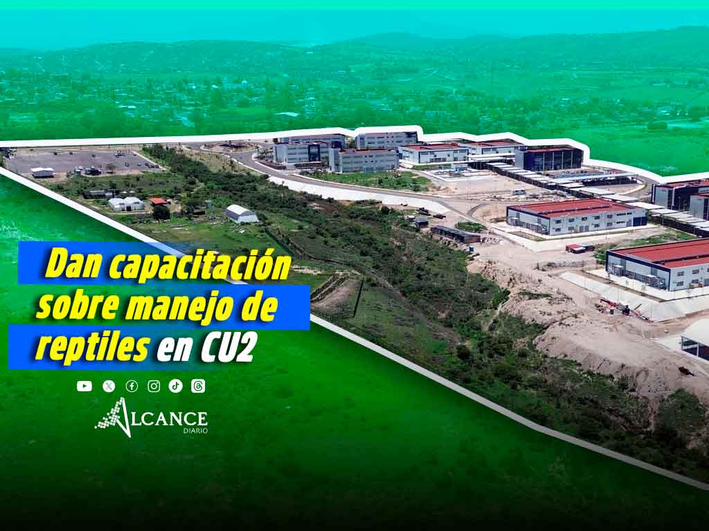 Capacita Herpetario de la FCB en manejo de organismos vivos a DASU de CU2