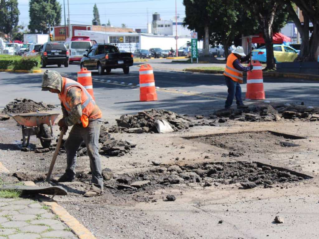 Con dos cuadrillas permanentes, continúa el Programa Bachetón en Cholula