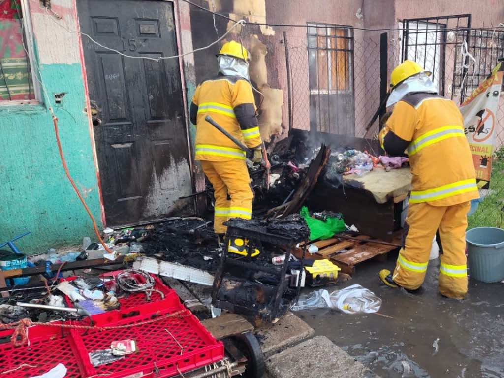 Incendio en Misiones de San Francisco moviliza a bomberos de Cuautlancingo