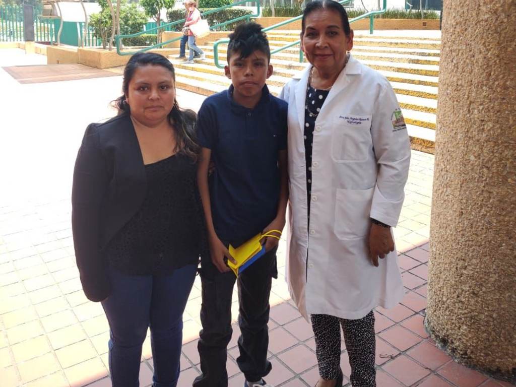 Niño poblano crea fundación para ayudar a pacientes renales 