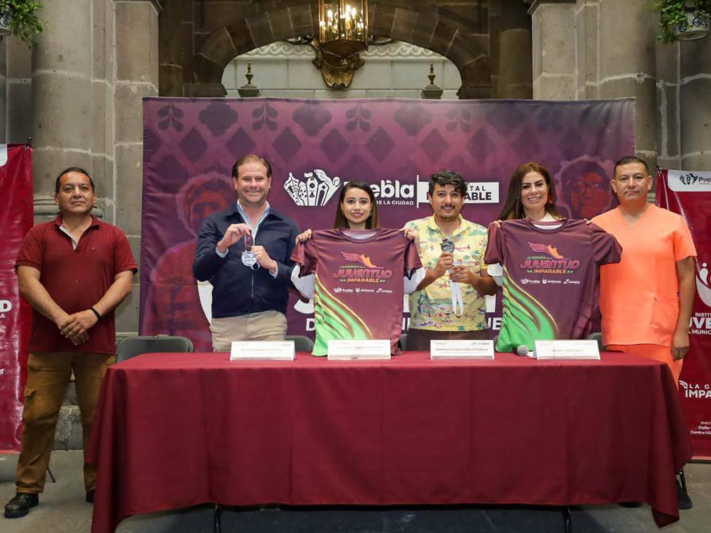 Presenta IJMP playera y medalla oficial de la Carrera "Juventud Imparable 2025"
